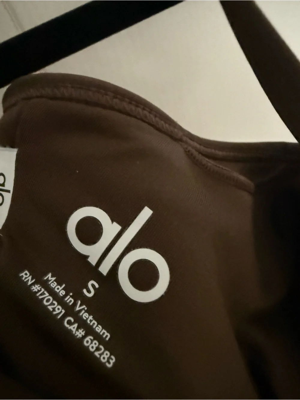 Brown alo yoga intrigue racer back sports bra size small - Picture 2 of 4